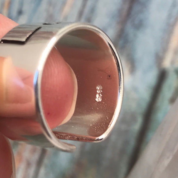 Wide band silver LOVE ring - Picture 6 of 6